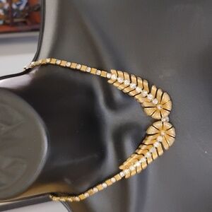 Unique vintage necklace 17 inches